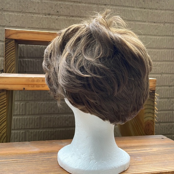 NWT 8” medium brown unisex x short hair wig bangs wavy soft mens wig messy crown - Picture 14 of 16